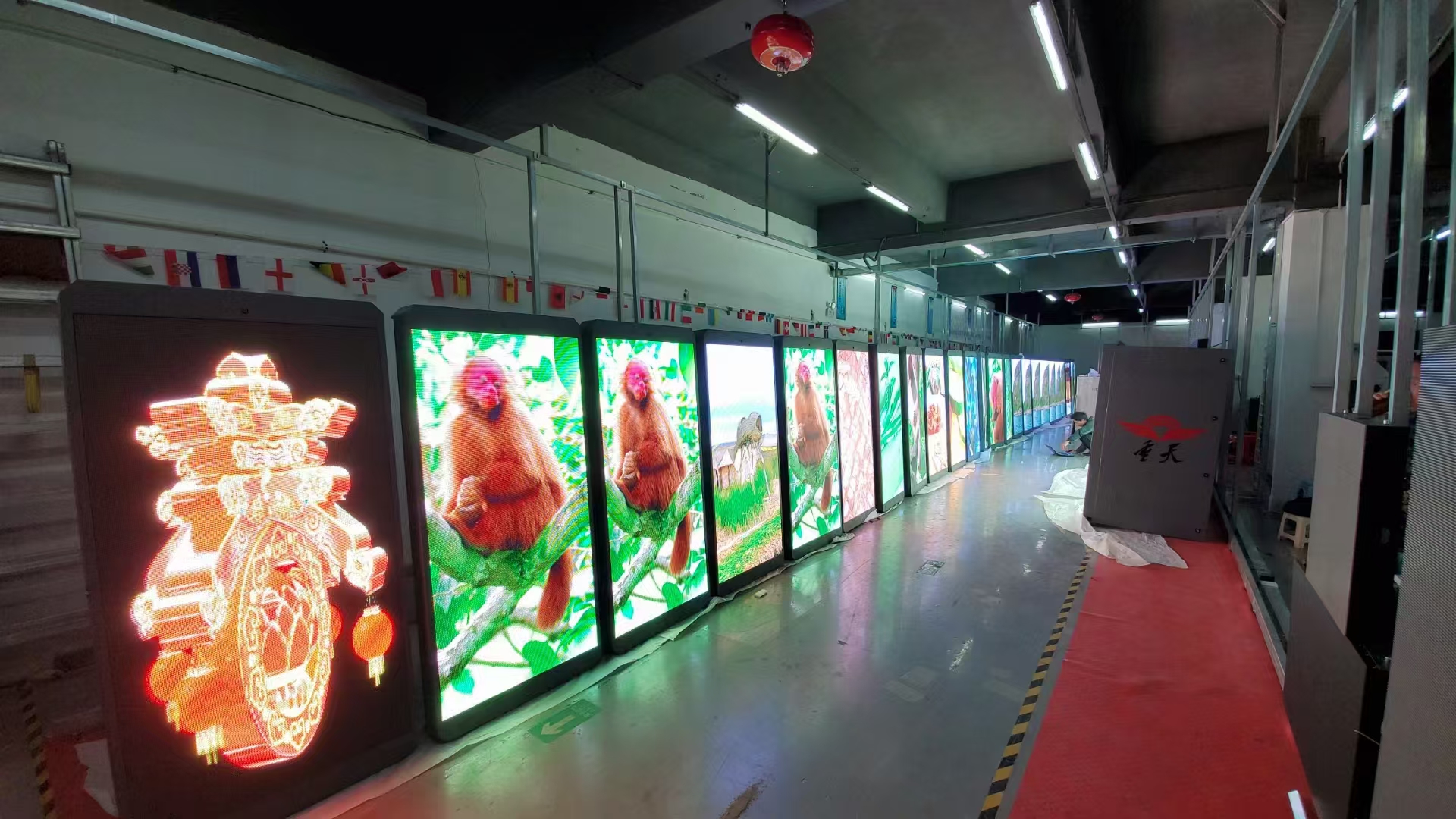 Outdoor P4 display screen, street light LED display screen