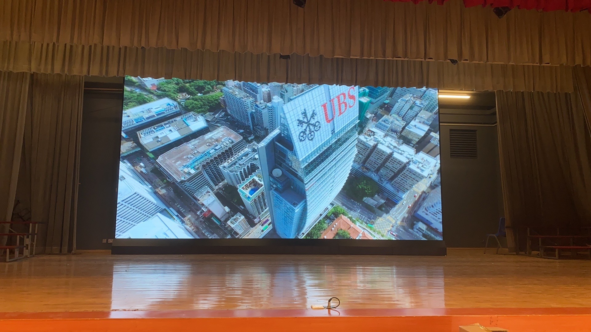 Indoor P2.5 LED display screen Hong Kong-School LED display screen